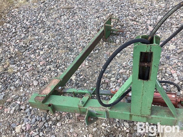 3-pt-round-bale-unroller-image-10