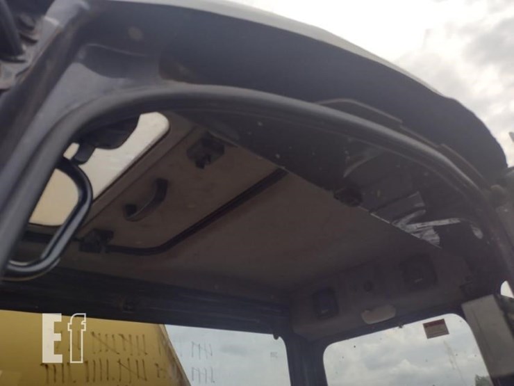 komatsu-pc308-image-14