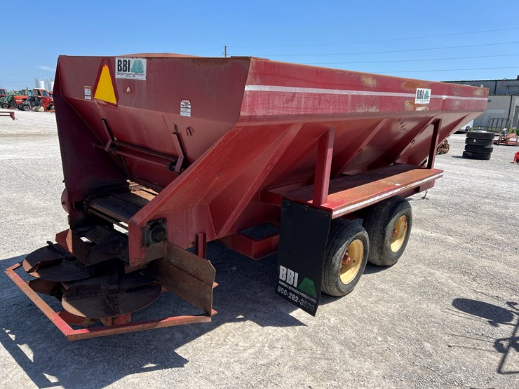 #202928-•-bbi-litter-spreader-image-4