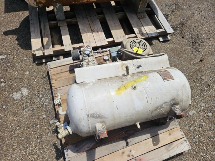 #2575-•-horizontal-air-compressor-image-6