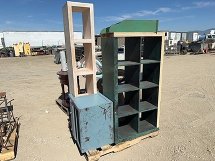 lot#-136-patio-chairs,-tables,shelves-image-3