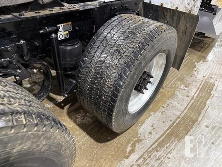 2022-kenworth-t680-image-13