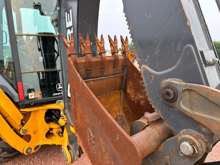 2018-deere-310sl-image-28