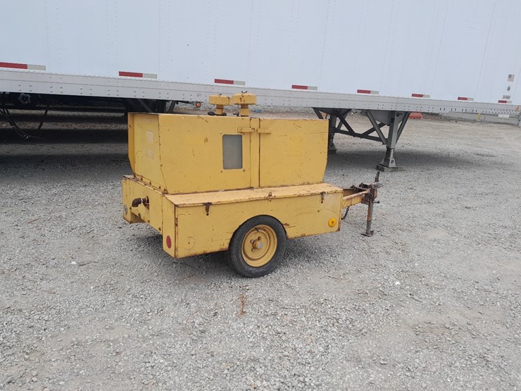 lot#-307-le-roi-dresser-industrial-air-compressor-image-5