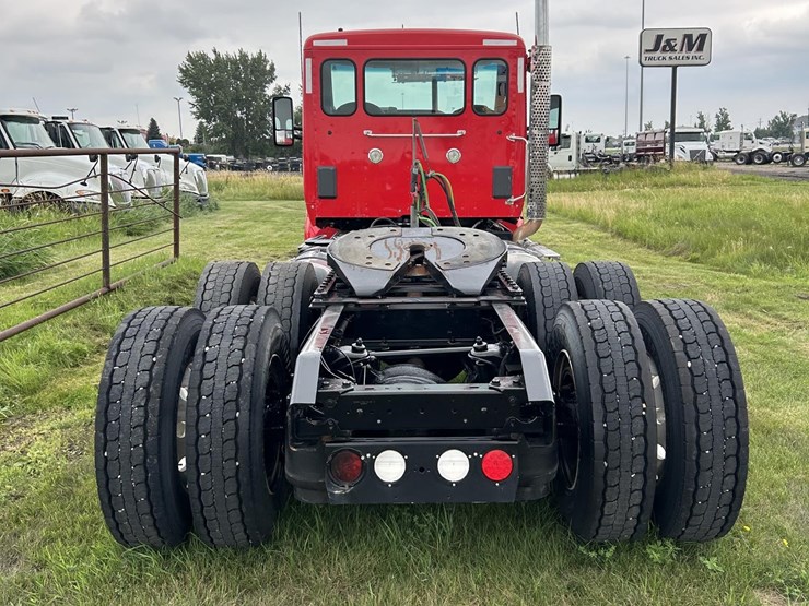 2016-kenworth-t880-image-8