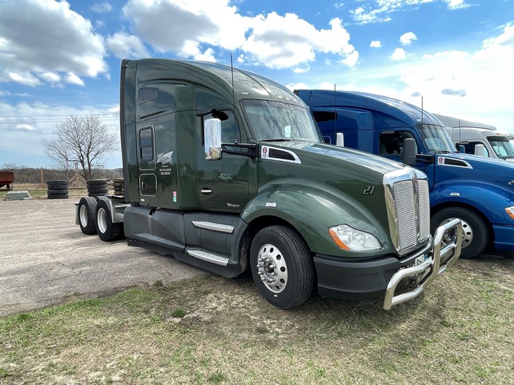 2018-kenworth-t680-image-3
