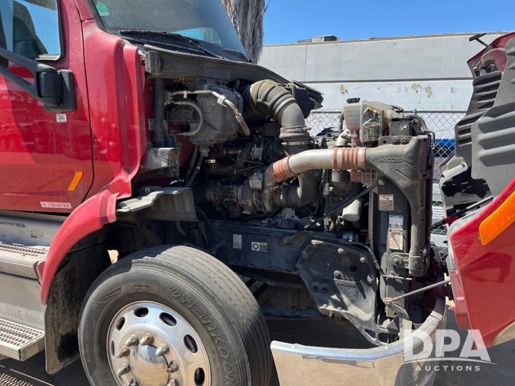 2018-peterbilt-579-image-12