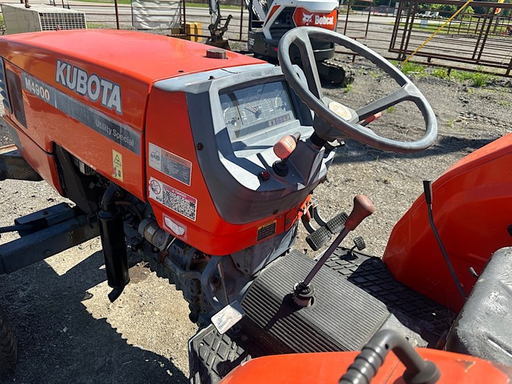kubota-m9500-tractor-image-10