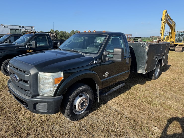 2015-ford-f350-xl-image-2