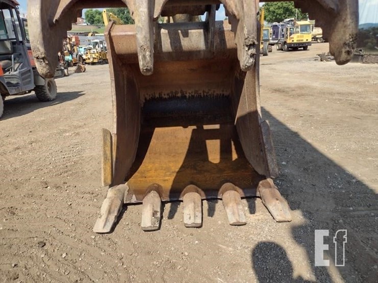 2012-komatsu-pc200-image-16