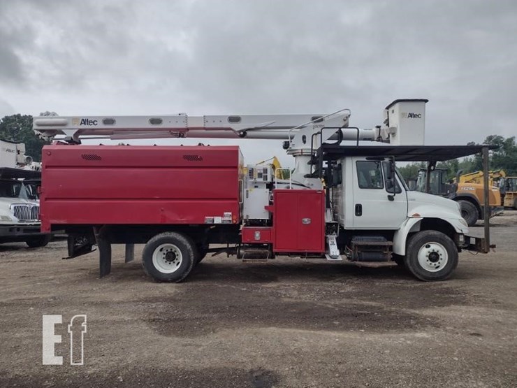 2017-international-durastar-4300-image-3
