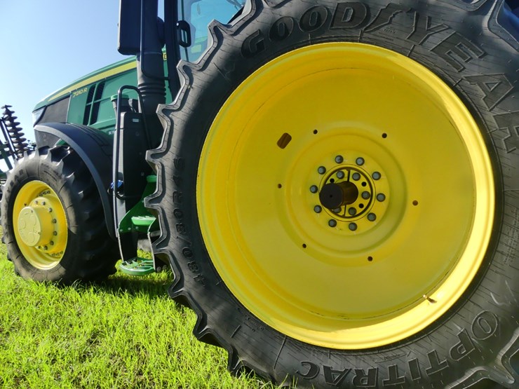 2020-john-deere-7210r-image-9