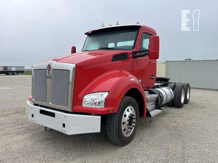 2016-kenworth-t880-image-1
