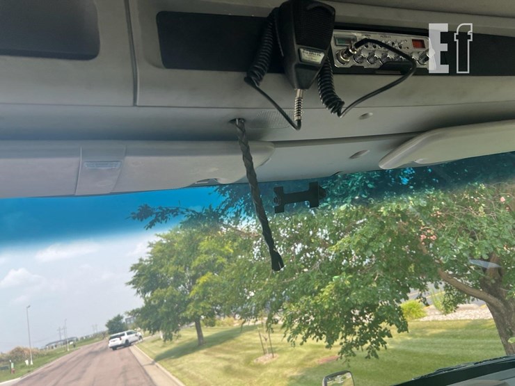 2019-kenworth-t680-image-30