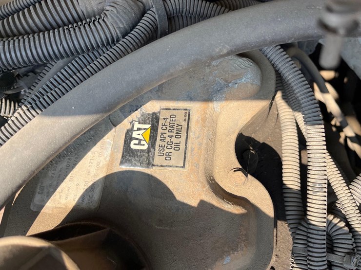 1998-freightliner-fl70-image-10