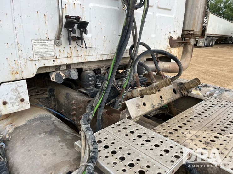 2006-sterling-day-cab-truck-(jn2505)-image-52