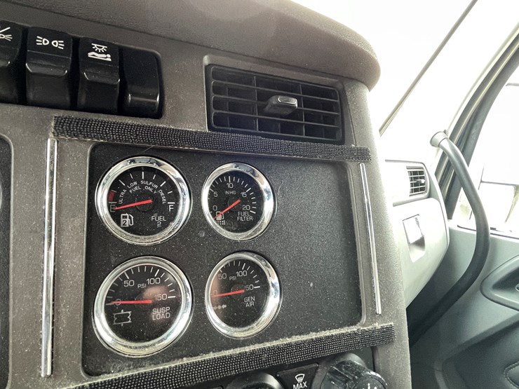 2018-kenworth-t680-image-45