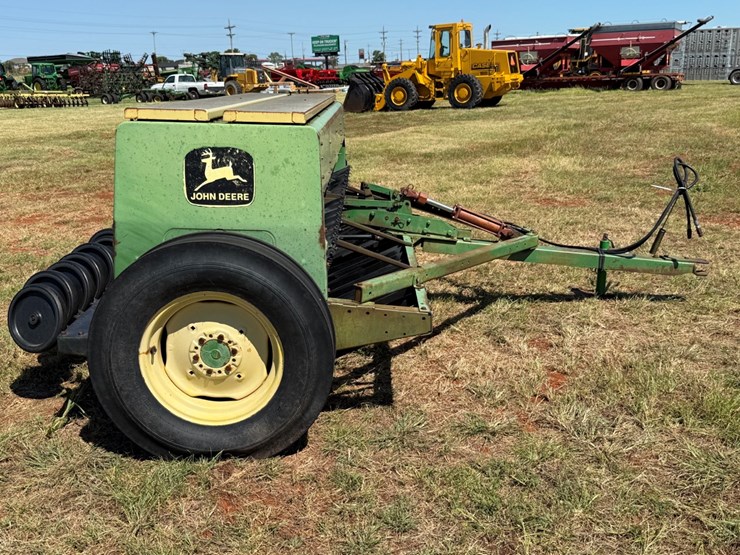 john-deere-8300-image-4