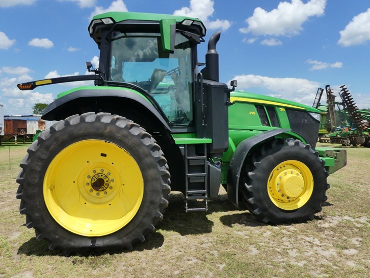 2020-john-deere-7r-210-image-6