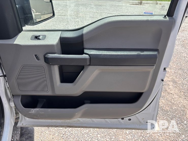 2016-ford-f150-xl-image-51