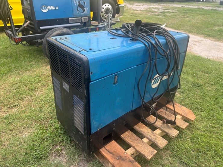 miller-bobcat-250-welder/generator-image-3
