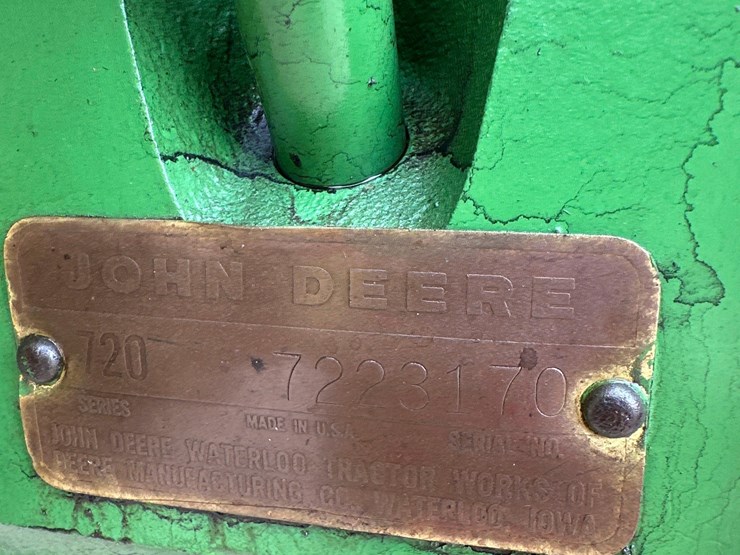 john-deere-720-image-23