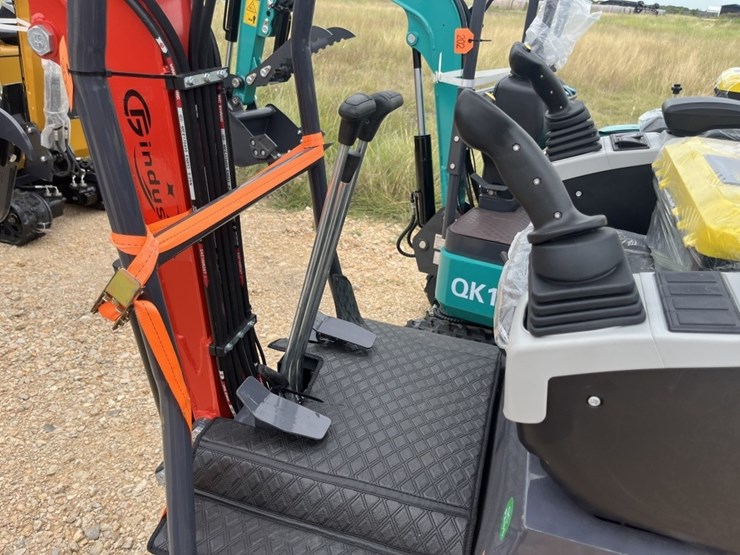 cfg-mx15rx-mini-excavator-image-6