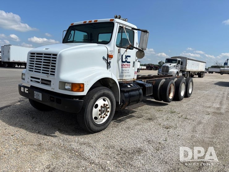 2000-international-8100-image-19
