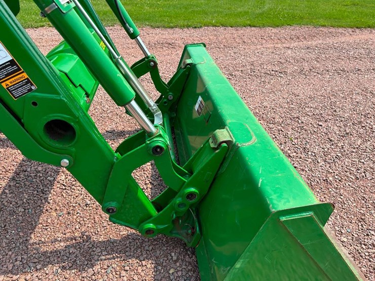 2020-john-deere-5075e-image-33