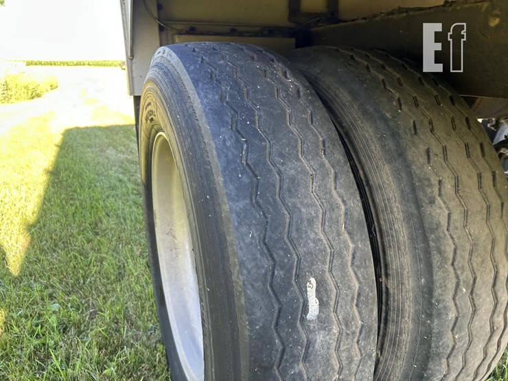 2011-timpte-grain-trailer-image-26