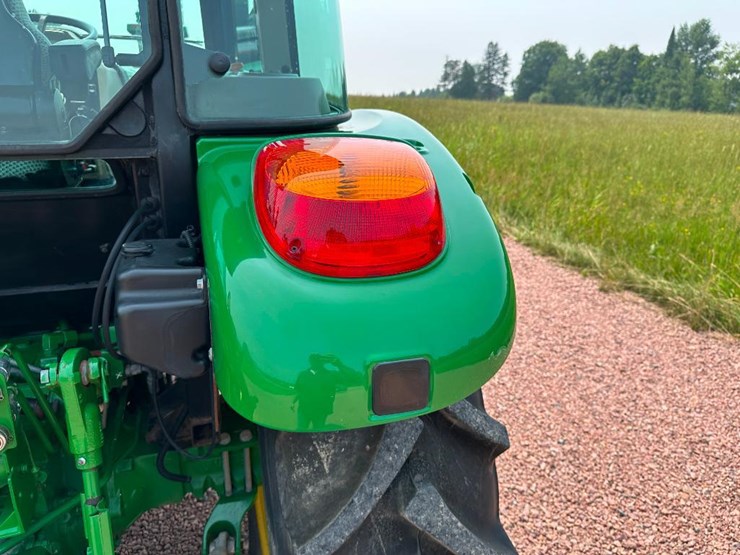 2020-john-deere-5075e-image-21
