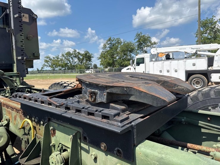 2000-oshkosh-m1070-image-18