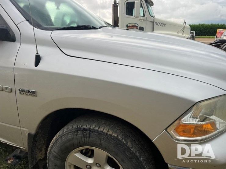 2012-dodge-ram-1500-image-24