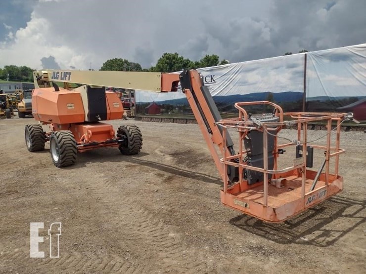 2015-jlg-740aj-image-27