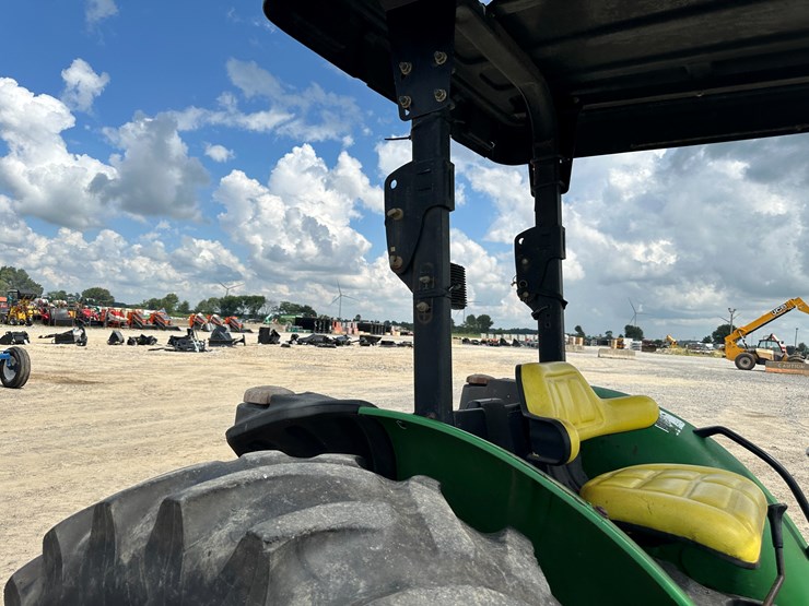 2005-john-deere-5205-image-34