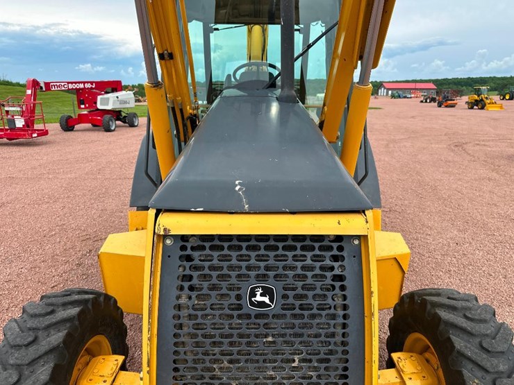 2006-deere-310sg-image-45