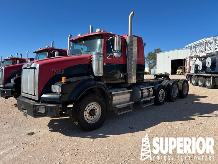 2013-western-star-4900-image-1