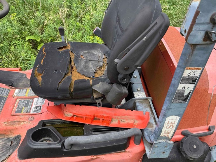 kubota-f2680-image-8