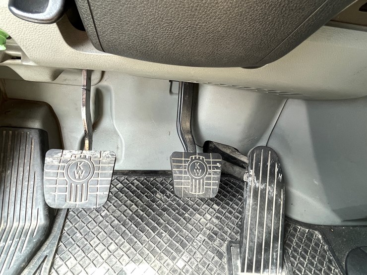 2018-kenworth-t680-image-55