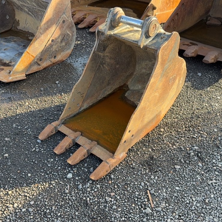 CATERPILLAR 24