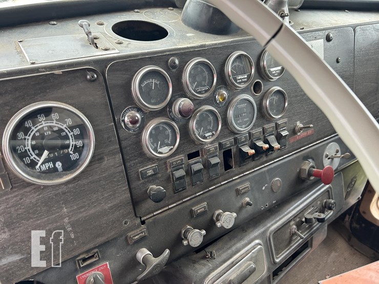 1977-kenworth-fuel-truck-1133-image-18