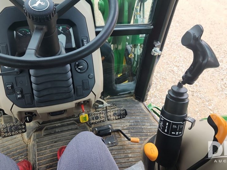 2021-john-deere-5075e-image-27