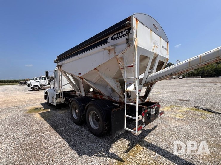 1996-peterbilt-377-image-12