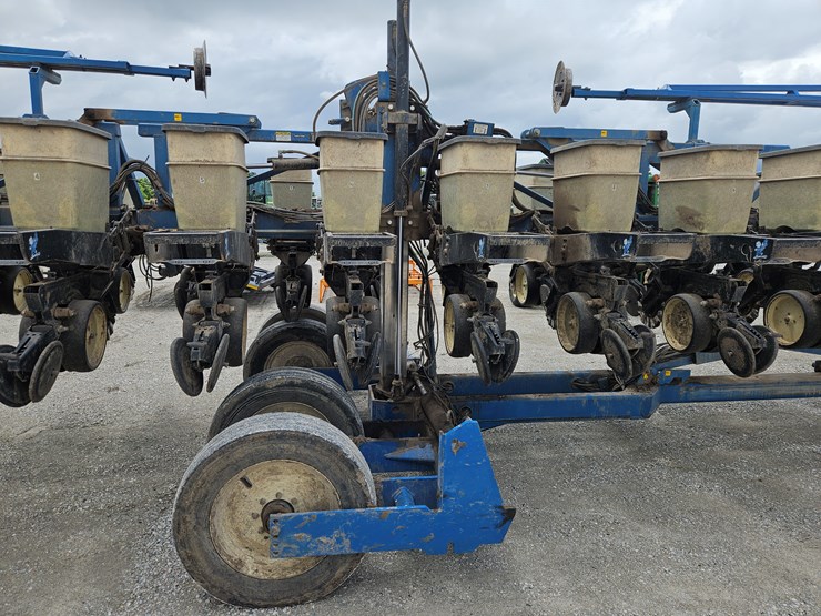 kinze-2600-image-10