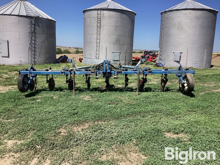 9-shank-folding-anhydrous-applicator-image-2