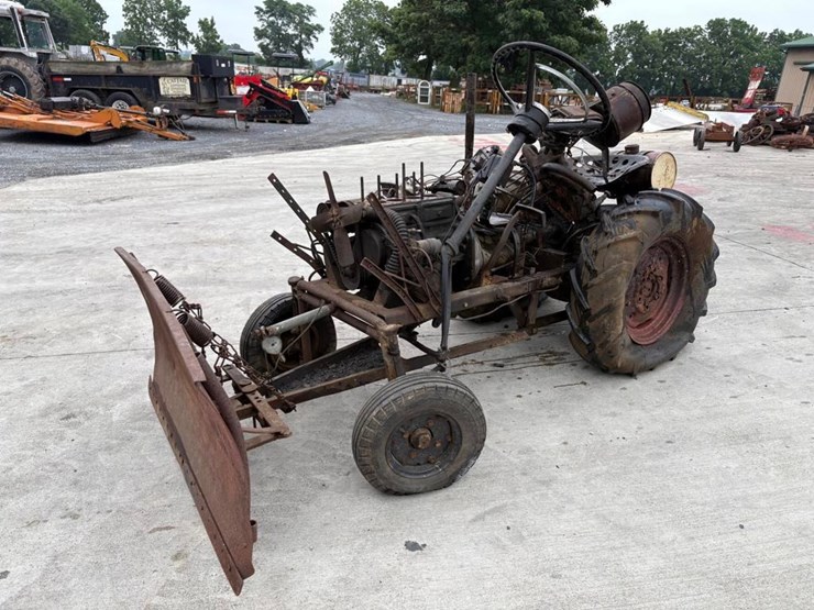 morris-minor-tractor-image-2