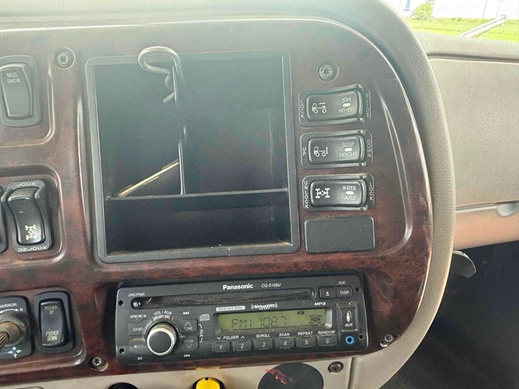 2007-mack-vision-cxn613-image-39