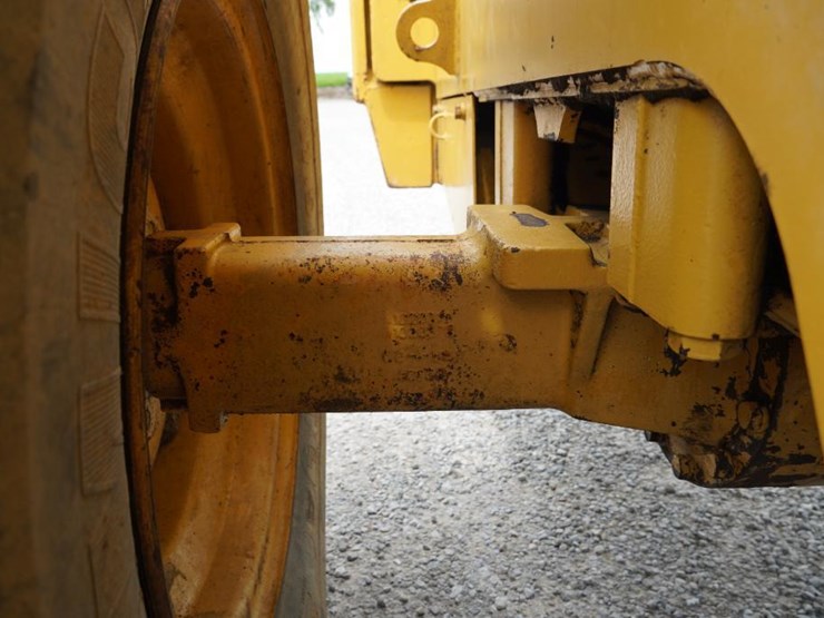 deere-444g-image-27