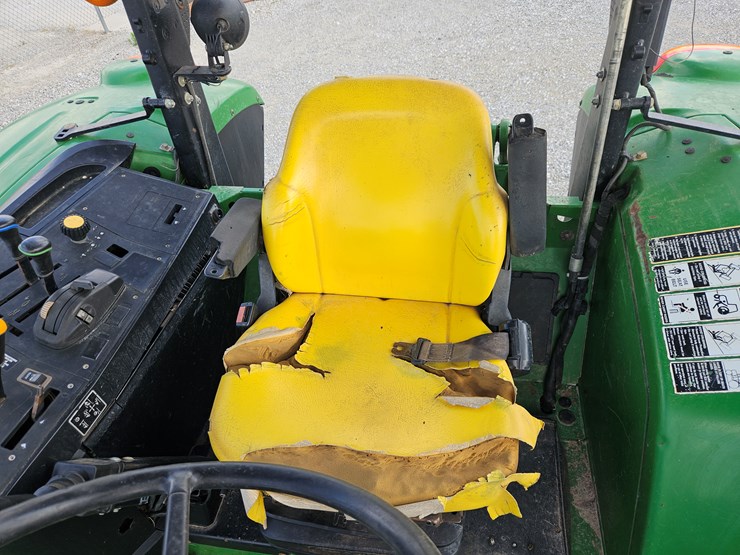 2017-john-deere-6120m-image-10