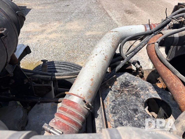 1996-peterbilt-377-image-71